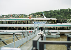 Fahrgastschiff "Stadt Vallendar" Wein on the Water © Koblenz-Touristik, Janko.Media