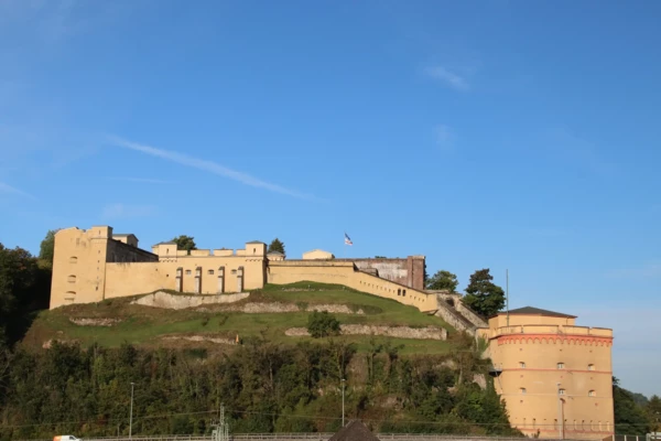 Fort Konstantin bei blauem Himmel &copy; Koblenz-Touristik GmbH
