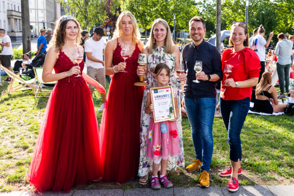 WeinKaiserWein 2023 bei der Blauen Stunde in Koblenz ©Koblenz-Touristik GmbH, Kai Myller WeinKaiserWein 2023 bei der Blauen Stunde in Koblenz ©Koblenz-Touristik GmbH, Kai Myller