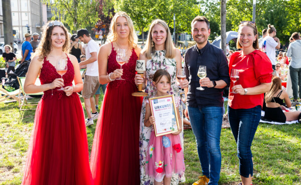 WeinKaiserWein 2023 (Toni Müller winery) with wine majesties and Mayor David Langner © Koblenz-Touristik, Kai Myller