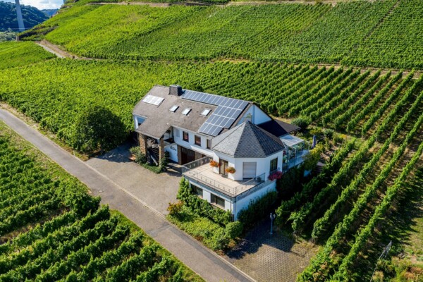 Au&szlig;enansicht eines Geb&auml;udes &copy; Weingut Weyh