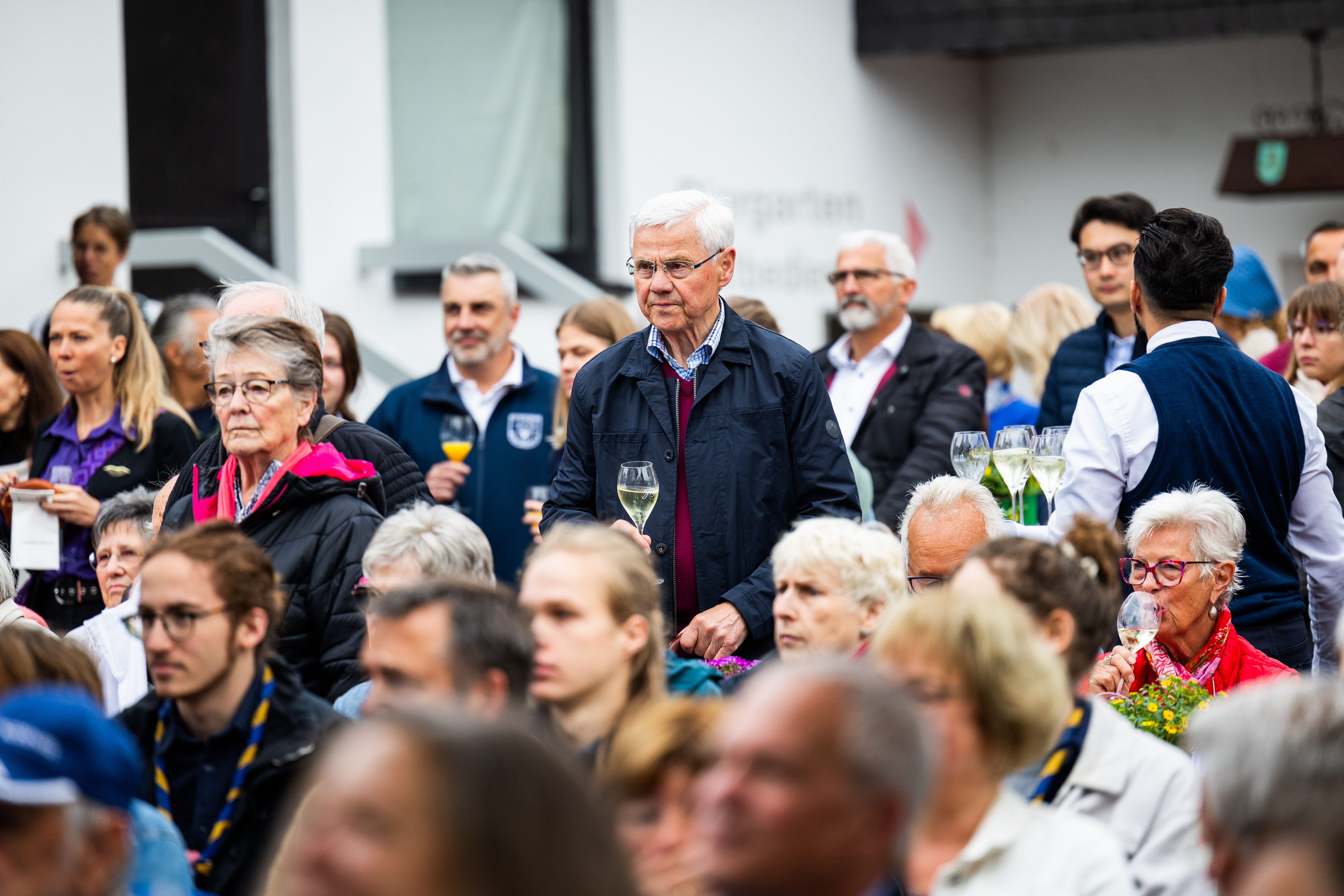 Menschen die einem Vortrag gespannt zuh&ouml;ren  &copy; Koblenz-Touristik, Kai M&uuml;ller