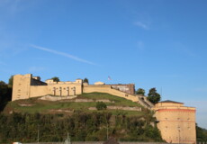 Fort Konstantin bei blauem Himmel © Koblenz-Touristik GmbH